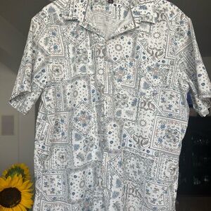 Johnston & Murphy White and Blue Casual Button Down Shirt